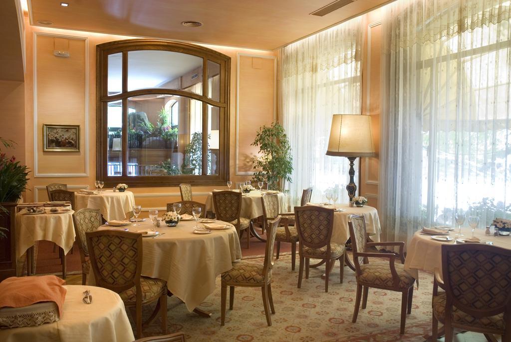 Hotel Regencia Colon Barcelona Restaurace fotografie
